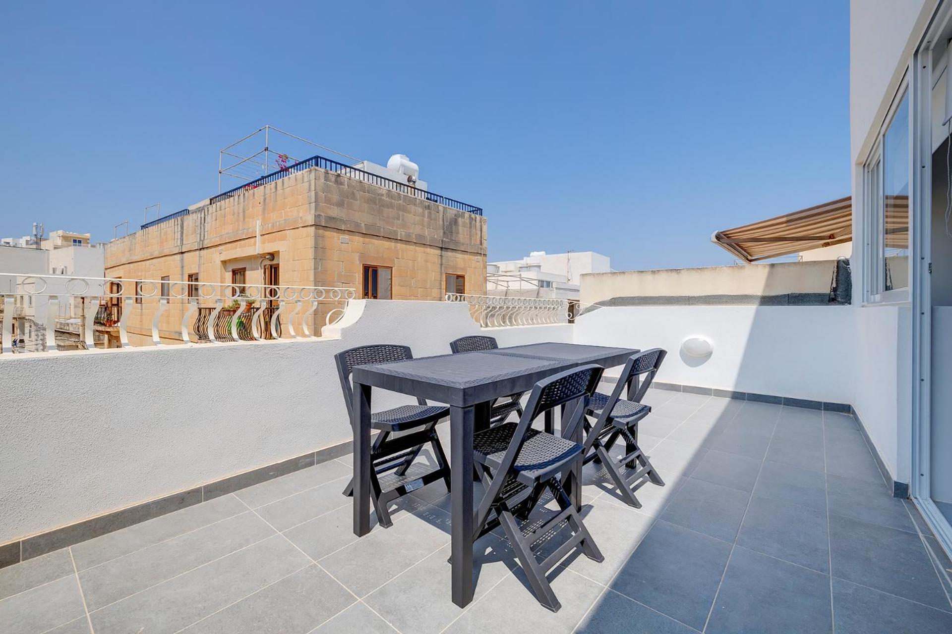 Stunning 2Br Holiday Penthouse In Central سليمة المظهر الخارجي الصورة