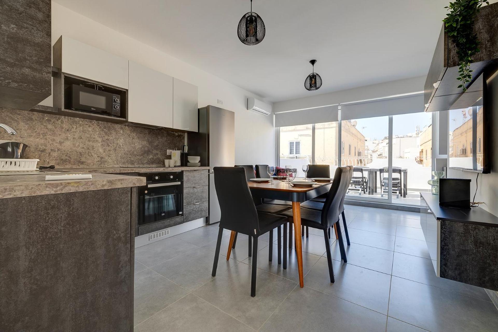 Stunning 2Br Holiday Penthouse In Central سليمة المظهر الخارجي الصورة