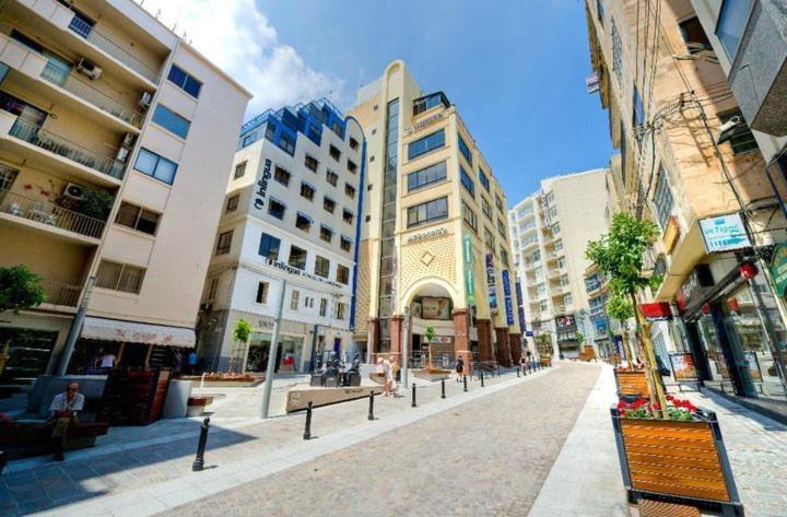 Stunning 2Br Holiday Penthouse In Central سليمة المظهر الخارجي الصورة
